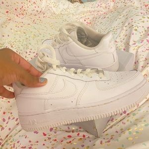White Nike Air Force 1